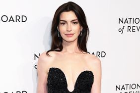 Anne Hathaway Reveals She Experienced a Miscarriage During Six-Week Run of Off-Broadway Play