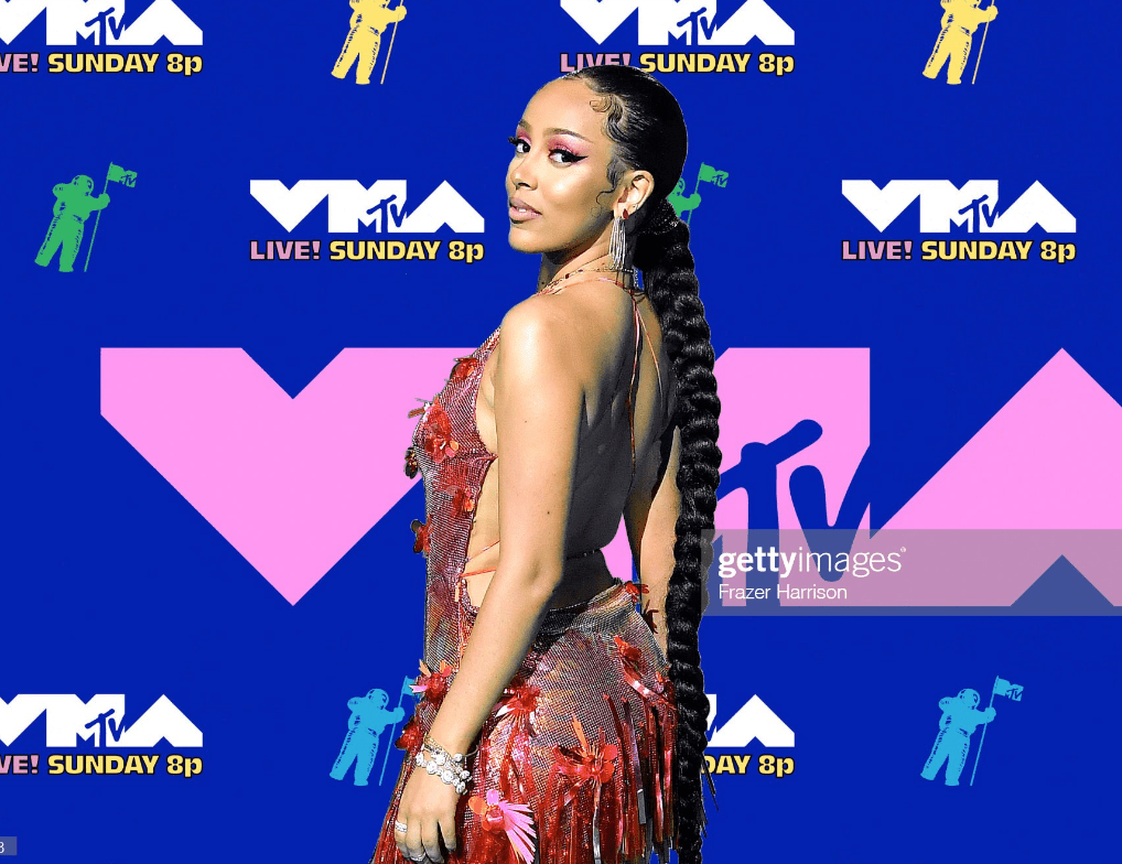 Doja Cat wearing low braided ponytail on the VMA red carpet