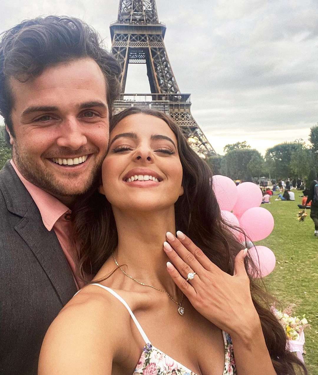 Beau Mirchoff Proposes to Girlfriend Jenny Meinen in Paris: 'The Love of My Life Said Oui'