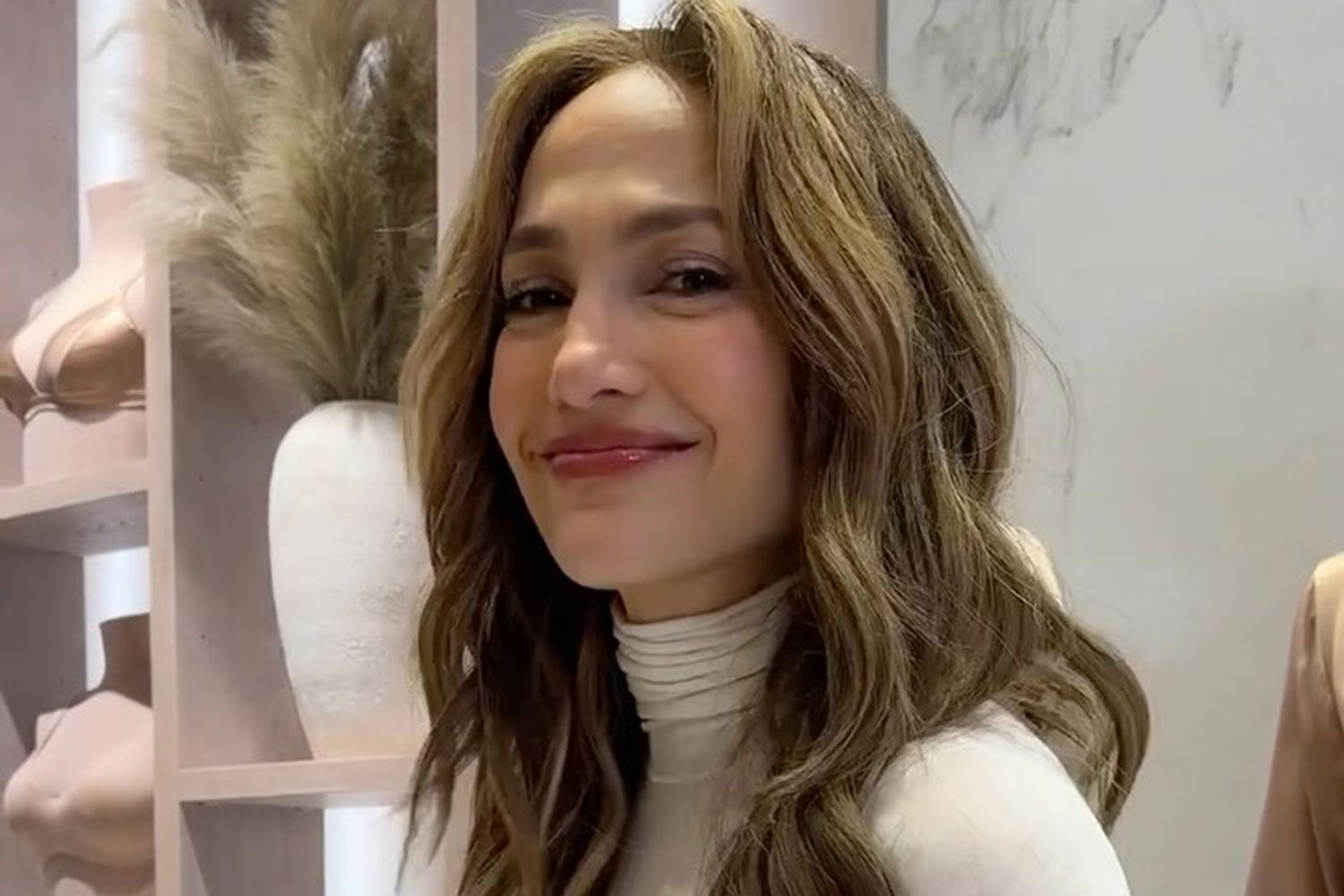 Jennifer Lopez is âStill Decidingâ on Her Met Gala Look: âI Like Options!â https://www.instagram.com/reel/C54bF_bJJZh/?igsh=MWduMHNnYnJ6cjJ1Zw%3D%3D