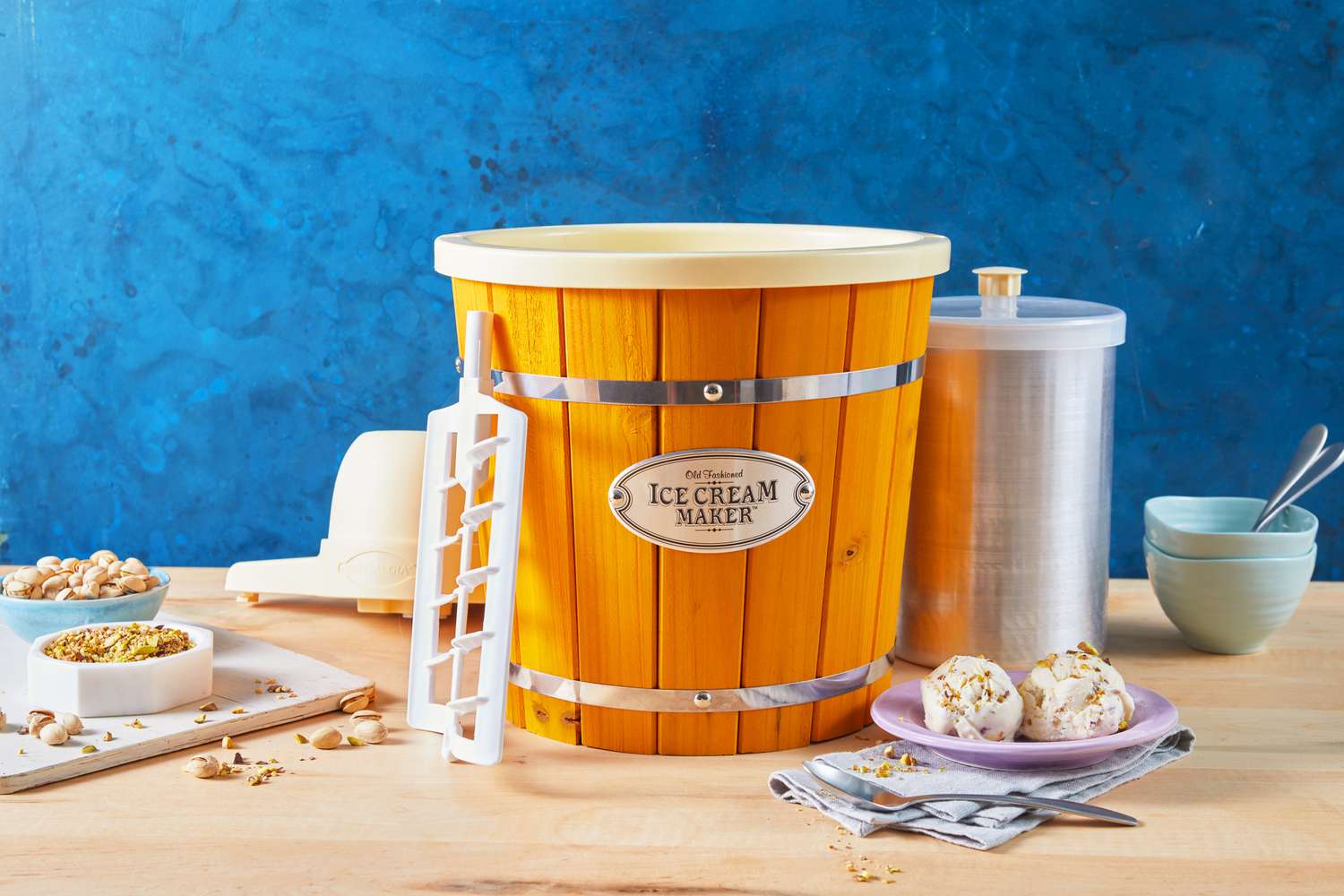 Nostalgia 4-Quart Wood Bucket Ice Cream Maker