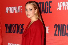 Jennifer Lawrence poses at the opening night of the Second Stage Theater play "Appropriate" 