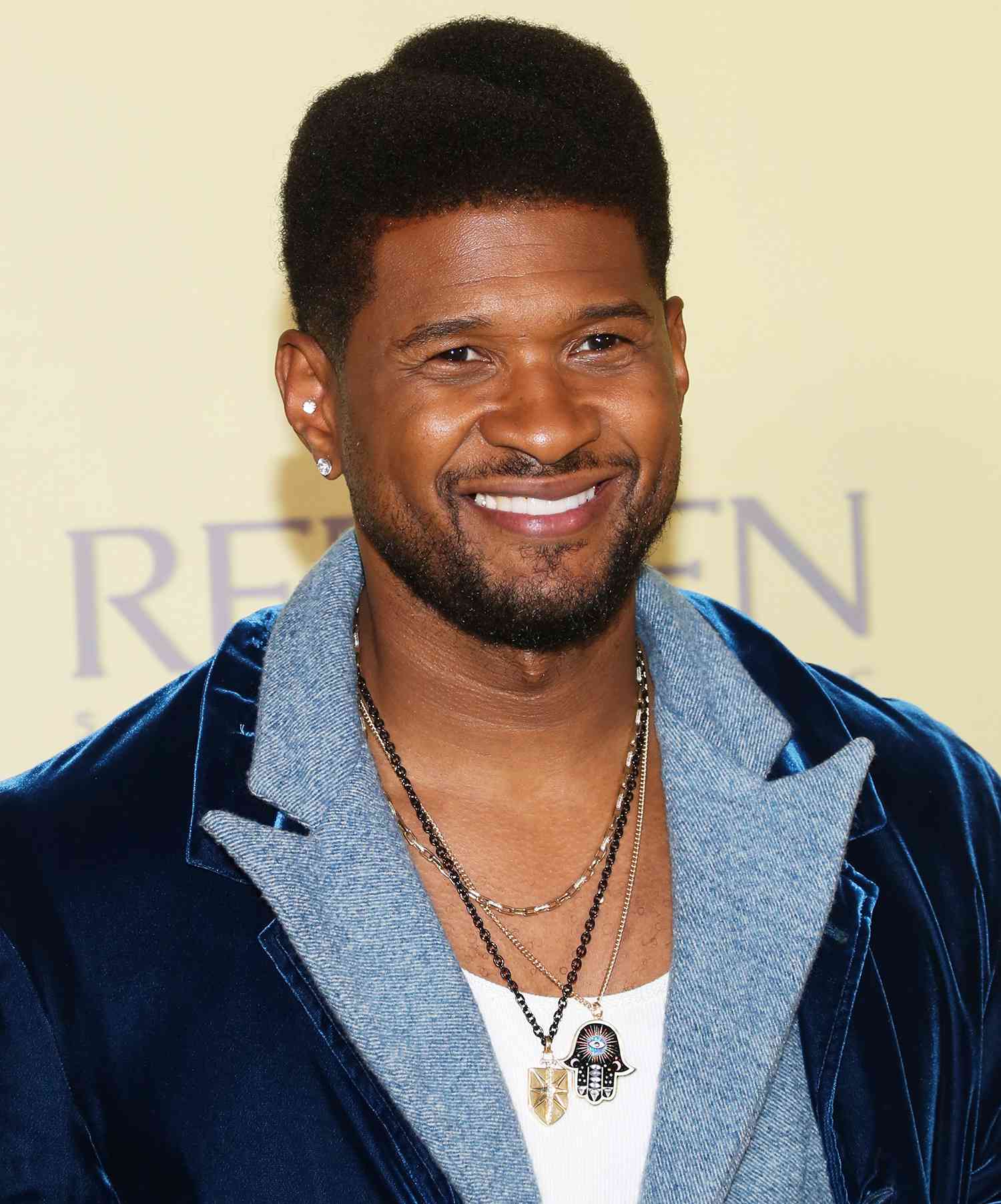 Singer / Songwriter Usher attends the 3rd night of the 2021 Los Angeles Fashion Week on October 09, 2021 in Los Angeles