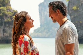 Brooke Shields as Lana and Benjamin Bratt as Will in Mother of the Bride. 