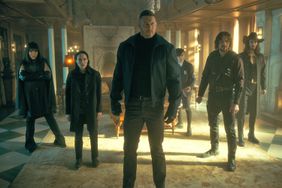 The Umbrella Academy. (L to R) Emmy Raver-Lampman as Allison Hargreeves, Elliot Page, Tom Hopper as Luther Hargreeves, Aidan Gallagher as Number Five, David CastaÃ±eda as Diego Hargreeves, Robert Sheehan as Klaus Hargreeves in episode 301 of The Umbrella Academy.