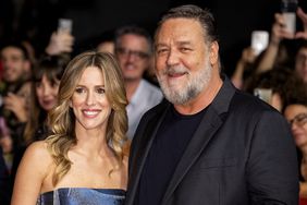 Russell Crowe and Britney Theriot