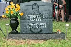 stephen smith's headstone