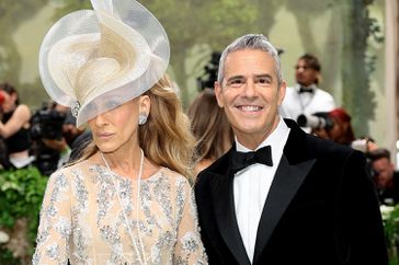 Sarah Jessica Parker and Andy Cohen attend The 2024 Met Gala Celebrating "Sleeping Beauties: Reawakening Fashion" at The Metropolitan Museum of Art on May 06, 2024 in New York City.