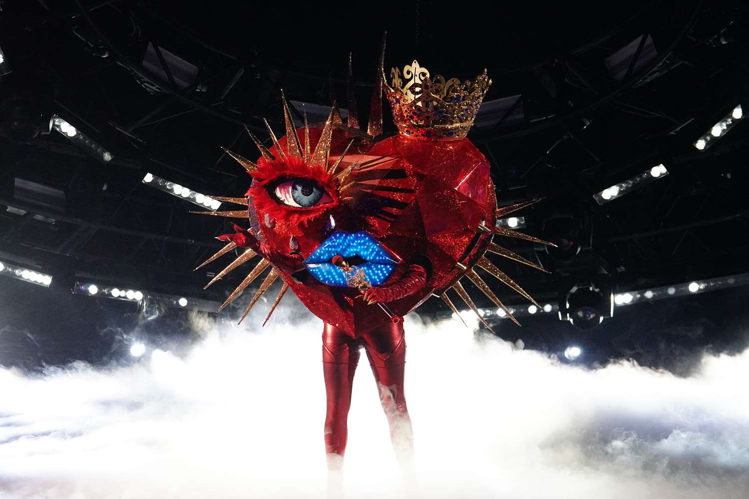 THE MASKED SINGER: Queen of Hearts