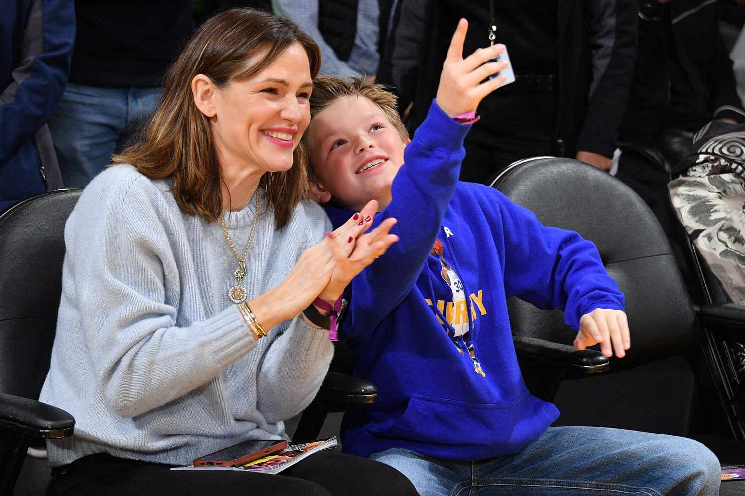 Jennifer Garner and Son Samuel, 10, Step Out to Enjoy Lakers Game Courtside