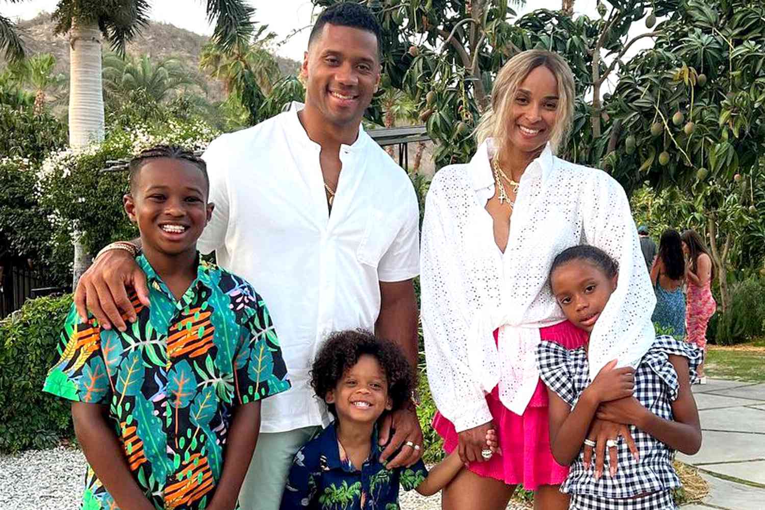 Ciara and Russell Wilson Share Family Photo After Baby No. 4 News: 'The Wilson 5 (+1)'