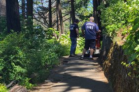 Father dies after falling over 100 feet from an Oregon trailâs cliff while hiking with family, authorities say 