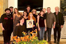 Sofia Vergara Shares Photos from Epic First Modern Family Cast Reunion