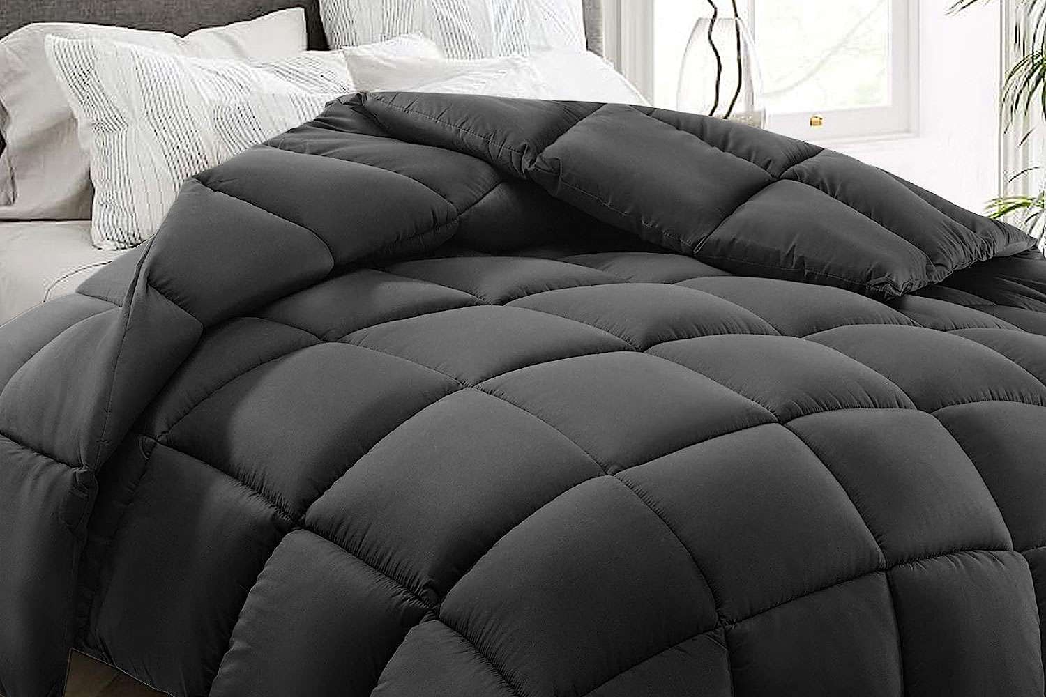 Amazon HYLEORY All Season Queen Size Bed Comforter