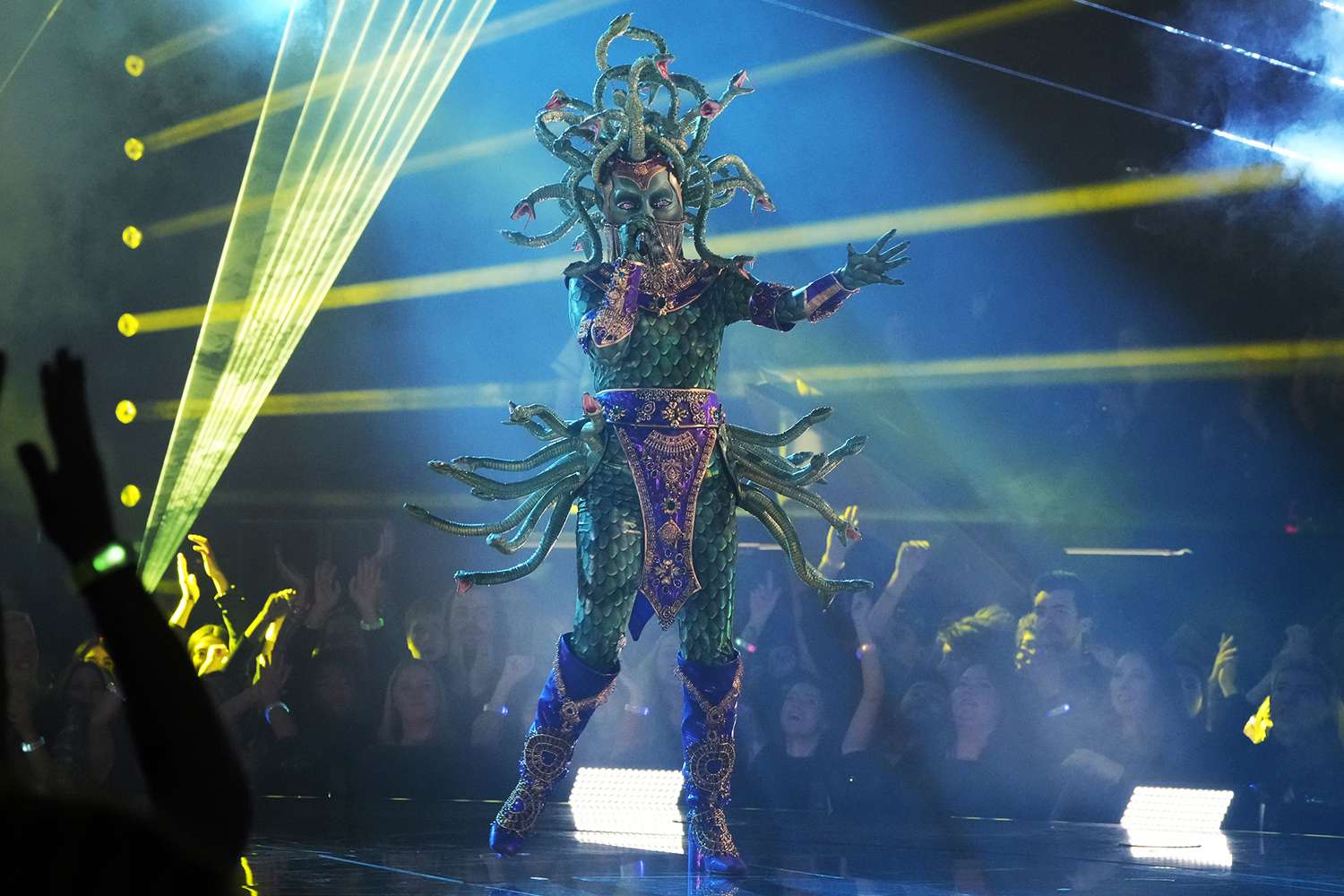 Medusa in the “Season Finale” episode of THE MASKED SINGER