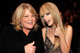 Andrea Swift and Taylor Swift