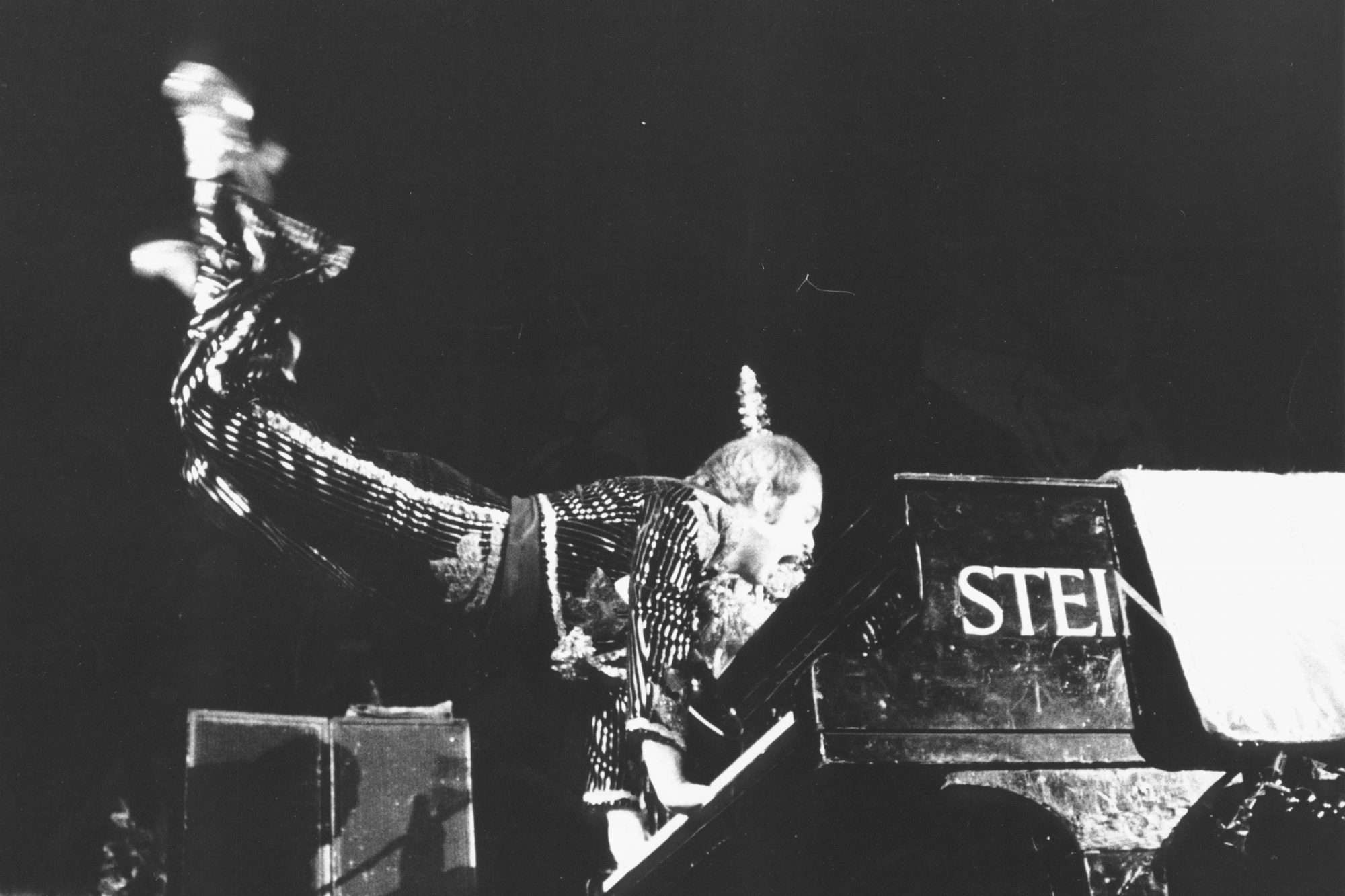 Elton John 1974 Christmas Show Hammersmith