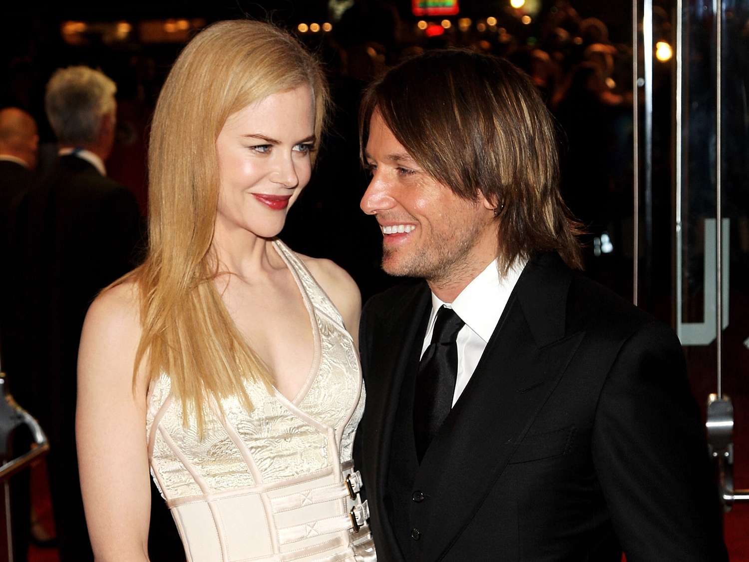 Nicole Kidman and her husband, musician Keith Urban, arrive at the world premiere of "The Golden Compass" at the Odeon Leicester Square on November 27, 2007 in London, England