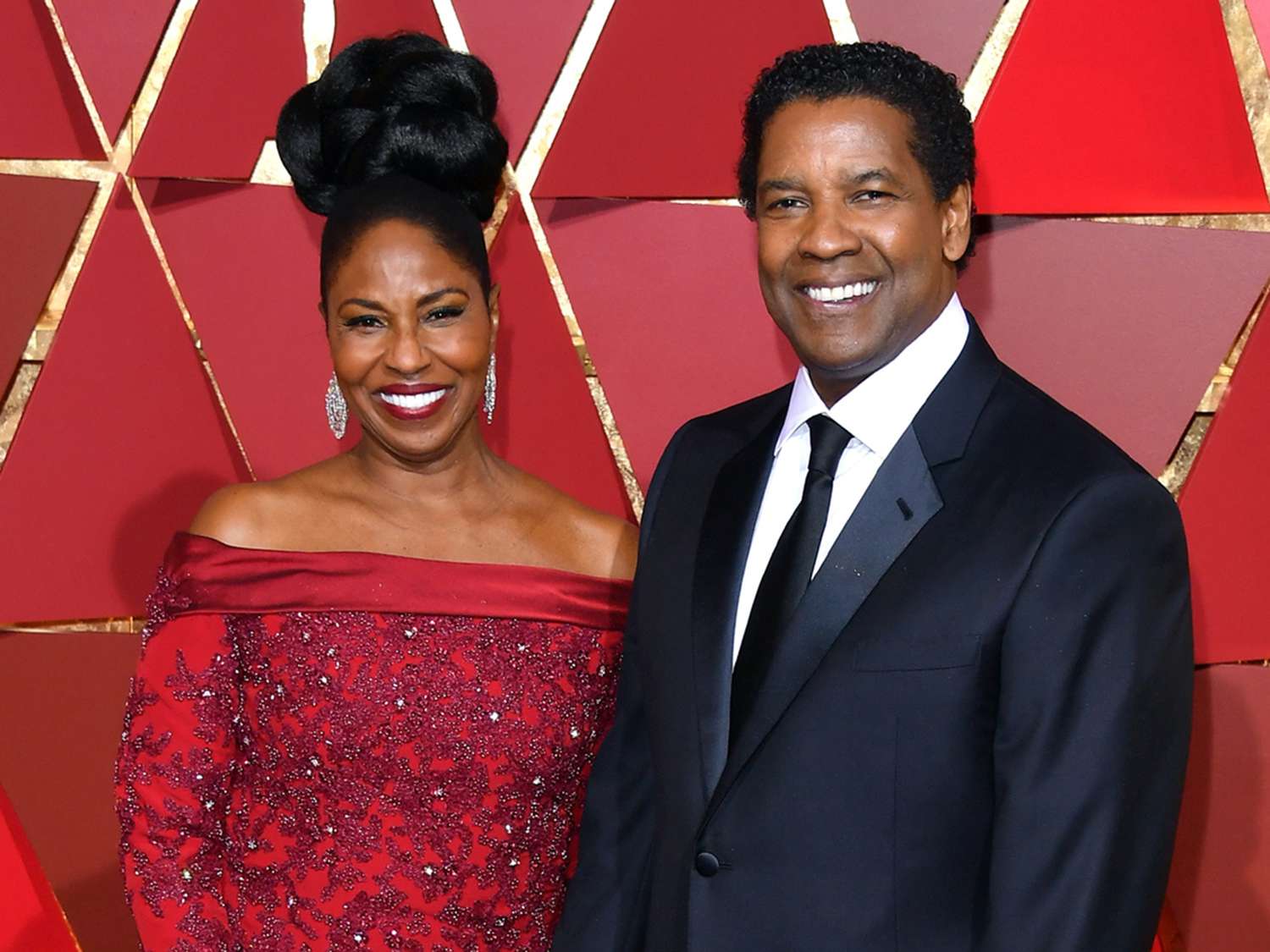 Denzel Washington (R) and Pauletta Washington attend the 89th Annual Academy Awards