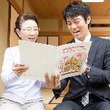 売れない芸人の給与明細でほぼ0ってのを見るのですが、その場合健康保険や住民税は給与からは差し引けないですよね？ 会社から個別に給与から差し引けなかった分の請求書が来ているのでしょうか？