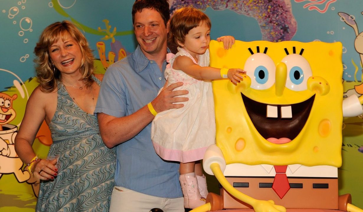 NEW YORK - JULY 15: Actress Amy Carlson, Sid Butler and daughter Lila attend the unveiling of a SpongeBob SquarePants wax figure in honor of the 10th anniversary of Nickelodeon's SpongeBob SquarePants at Madame Tussauds on July 15, 2009 in New York City. (Photo by Larry Busacca/Getty Images for Nickelodeon)