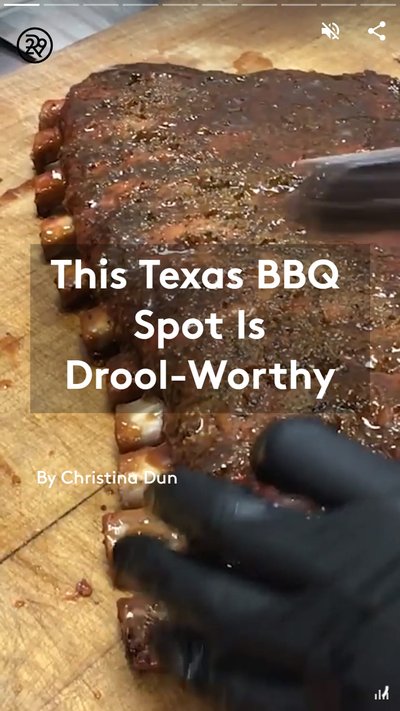 A chef cutting barbaqued ribs with the text "This Texas BBQ spot is drool-worthy"