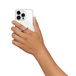 Eine Hand hält das Belkin iPhone Mount und nutzt die magnetische Halterung als sicheren Ring Grip.