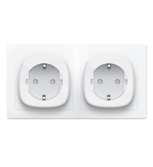 Twee Eve Energy-stekkers in de Matter-versie, in een standaard stopcontact.