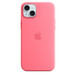 Coque en silicone rose avec MagSafe pour iPhone 15 Plus, logo Apple au centre, fixée à un iPhone 15 Plus bleu, vu à travers la découpe pour l’appareil photo.