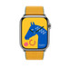 Twill Jump Simple Tour-armband i Jaune d'Or/Bleu Jean (gul). På bilden syns urtavlan på Apple Watch.