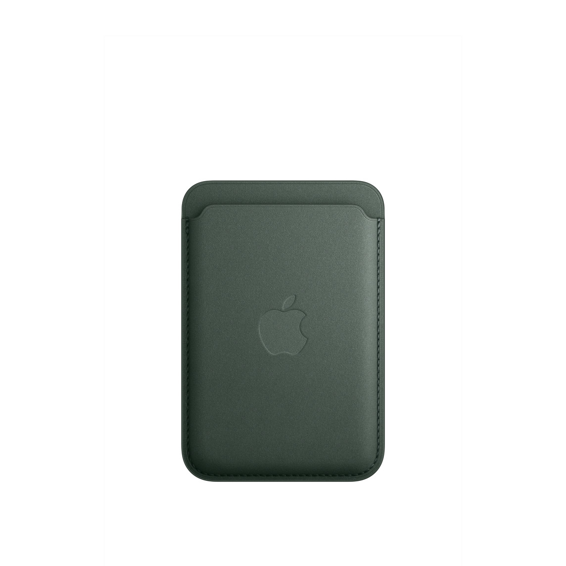 Vista frontal de la cartera de trenzado fino con MagSafe verde perenne para el iPhone con la ranura de la tarjeta arriba y el logotipo de Apple en el centro.