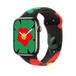 Apple Watch Series 9 mit Black Unity Sportarmband in Unity Bloom, akzentuiert mit illustrierten Blumen in verschiedenen Formen und Größen, gezeichnet in einem einfachen Stil in den Farben Rot, Grün und Gelb. Das Design ist sowohl auf der Außen- als auch auf der Innenseite der Armbandoberfläche zu sehen. Das Armband hat einen Pin-Verschluss.