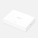 Coffret blanc, logo Apple sur le côté, face extérieure, le texte indique, MacBook Air, reconditionné certifié Apple