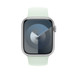 Image montrant le bracelet solo menthe douce, une Apple Watch 45 millimètres et la Digital Crown.
