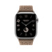 Image montrant le bracelet Tricot simple tour beige de Weimar (brun) et le cadran d’une Apple Watch.