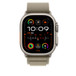 Image montrant le bracelet Alpin olive, une Apple Watch 49 millimètres, le bouton latéral et la Digital Crown