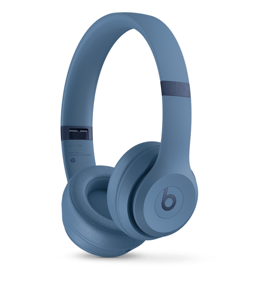 Imagem angulada do lado direito dos fones de ouvido Beats Solo 4 em azul-ardósia.