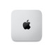 Vue du dessus d’un Mac Studio montrant son fini aluminium argent, sa forme carrée aux coins arrondis et le logo Apple noir au centre