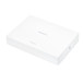 Boîte d’expédition blanche, vue de biais, inscriptions indiquant que la boîte contient un MacBook Pro remis à neuf certifié Apple