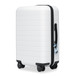 ホルダーのストラップはスーツケースのハンドルに簡単に結びつけることができ、旅行の際にスーツケースの所在を確認できる。