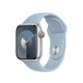 淡藍色運動型錶帶，展示按插式錶扣的內部構造，肌膚感受舒適自在。
