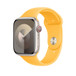 艳阳色运动型表带展示按扣加收拢式表扣的内侧，这种设计让表带戴起来贴合又舒适。