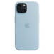 Apple 로고가 중앙에 새겨져 있는 라이트 블루 색상의 MagSafe형 iPhone 15 실리콘 케이스를 블랙 마감의 iPhone 15에 부착한 모습. 카메라 부분의 구멍을 통해 iPhone의 색상이 보입니다.