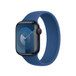 海洋蓝色单圈表带展示无表扣设计，这种设计让表带戴起来贴合又舒适。