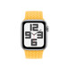 驕陽黃色編織單圈手環的正面，並展示 Apple Watch 錶面及數碼錶冠