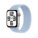 淡藍色編織單圈錶環的斜側圖，手感柔軟且紋理豐富，還能抗汗抗水。