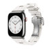 Blanc 白色 (白色) Kilim Single Tour 表带的搭配效果，展示 Apple Watch 表盘和数码表冠。