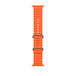 橙色海洋錶帶，展示高性能氟橡膠材質壓製成型的管狀設計搭配鈦金屬錶扣。
