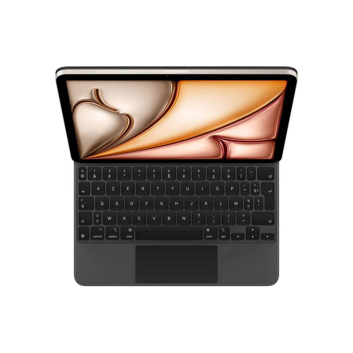 黑色妙控键盘与 iPad Air 相连，展示白色键帽文字的黑色按键、呈倒 T 形排列的方向键和内置触控板。
