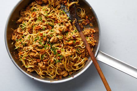 Spicy Sesame Noodles With Chicken and Peanuts